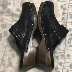 Frye Clara Leather Iridescent Black Stud Clogs Sz 10